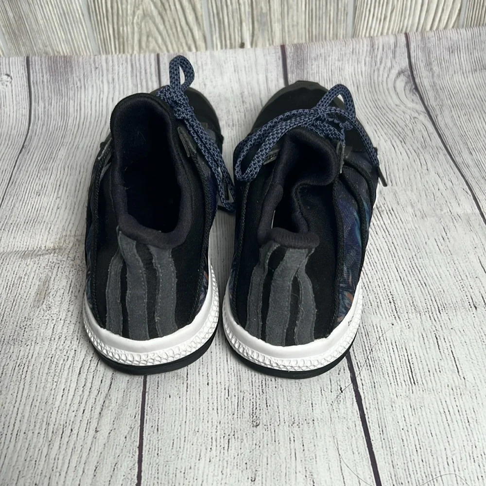 Adidas Bounce shoes size 7 - Picture 3 of 6